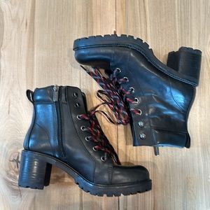 Gaviana Leather Lace-up Ankle Boot